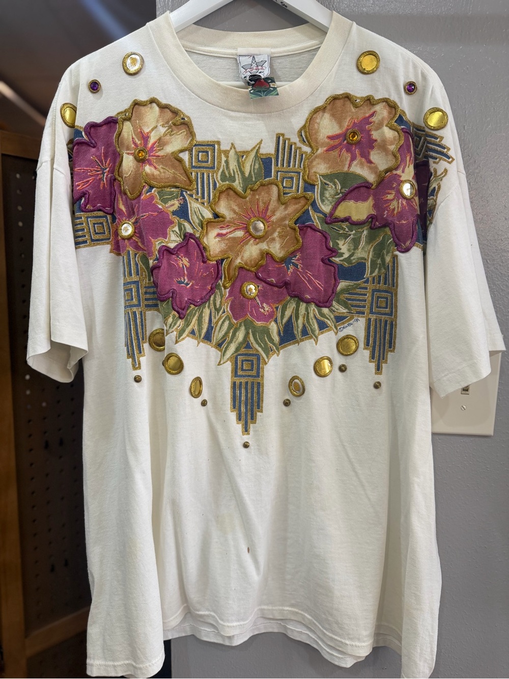 Embellished Floral Graphic Tee in Cream and Purple